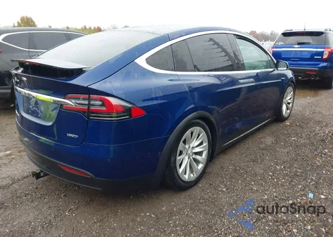 2018 Tesla Model X 100D/75D/P100D z USA, uszkodzony, nr VIN 5YJXCAE2XJF091433